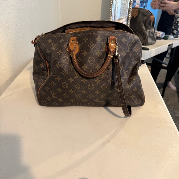 Louis Vuitton Speedy 35 with Crossbody Strap Monogram Satchel - Picture 13 of 17